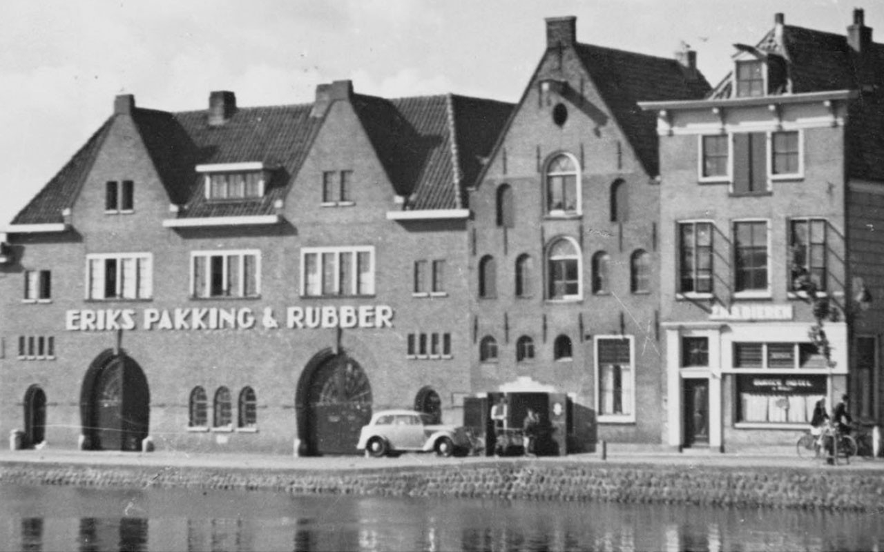 Le bureau d'Erik sur le Voormeer à Alkmaar depuis 80 ans Le bureau d'Erik sur le Voormeer à Alkmaar depuis 80 ans